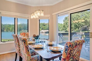 Enjoy dinner with a view!