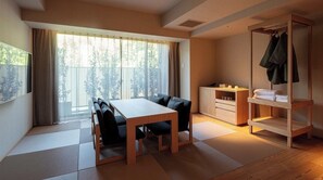 [Forest Twin] 44㎡ / bed width 1,200mm + futon. Comfortable chairs and table provided.