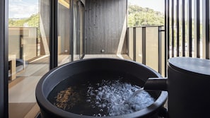 [Premium Suite] 62㎡ / bed width 1,200mm + sofa bed. Enjoy your own time in the open-air bath.