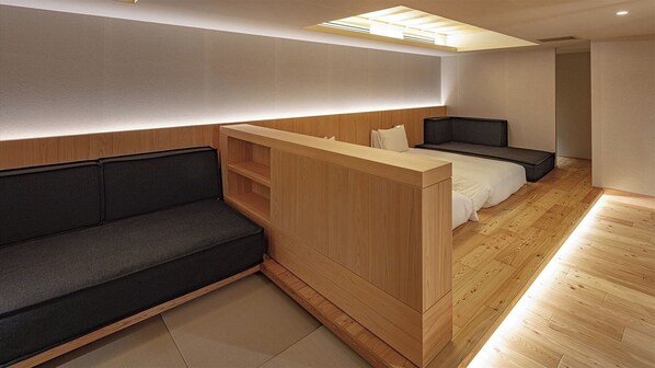 [Grand Twin] 62m² / bed width 1,200mm + sofa bed. A spacious sofa is provided.
