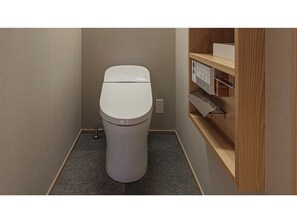 [Room facilities] Toilets with washlet functions are provided.