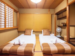 Japanese-style room