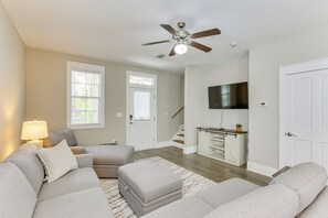 Living Room | 1st Floor | Free WiFi | Central A/C & Heat
