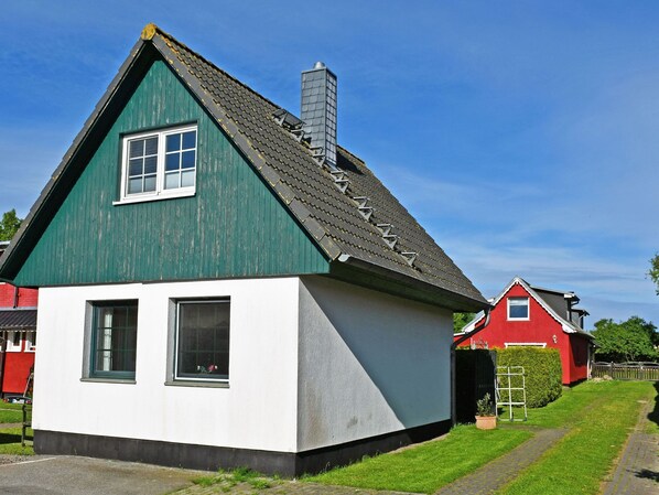 Ferienhaus mit Kamin und Terasse