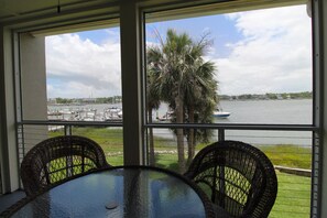 Five-Palms-Porch