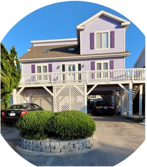 Front View of Purple Paradise - plenty of room for up to 4 cars in the driveway 