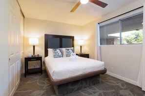 Unit with 1 Queen Bed
