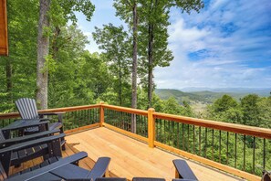 Deck | Gas Grill | Mountain View