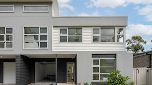 Elliniko | 250m to Beach | 2km to Golf Club