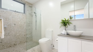 Southern Comfort | Modern Bathroom