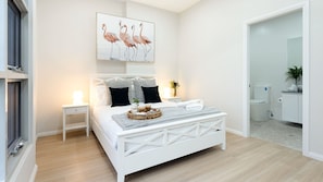 Southern Comfort | Bedroom 1: 1 queen with ensuite