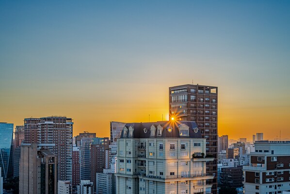Vista do crepúsculo na varanda