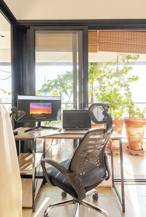 Home office com vista infinita