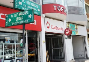 Vista frontal de la propiedad