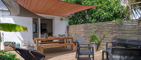 屋外ダイニングエリア
