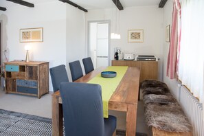 Living-dining area