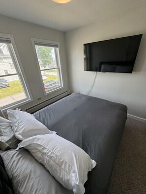 Queen Bedroom - 50" Roku TV