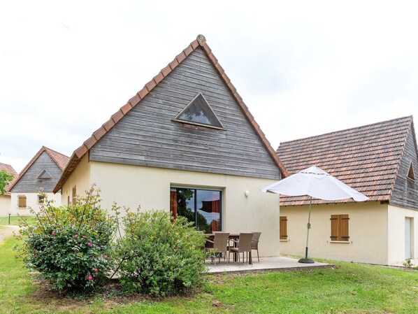 Außenseite Ferienhaus [Sommer]