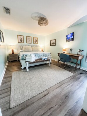 King size bed and desk.