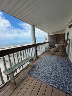 Large balcony overlooking the ocean. Amazing sunset views!