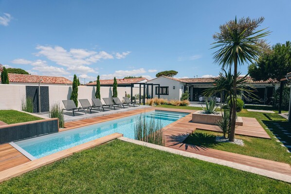Luxury villa for rent Bois-Plage - Dune