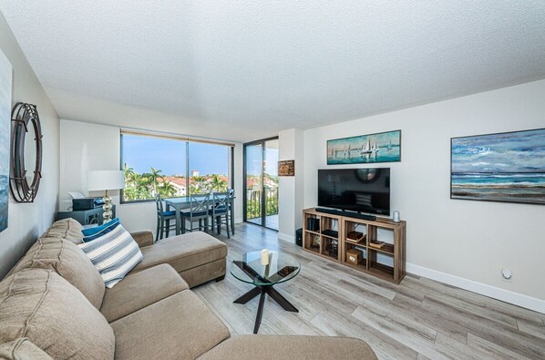 27-web-or-mls-Living Room 2