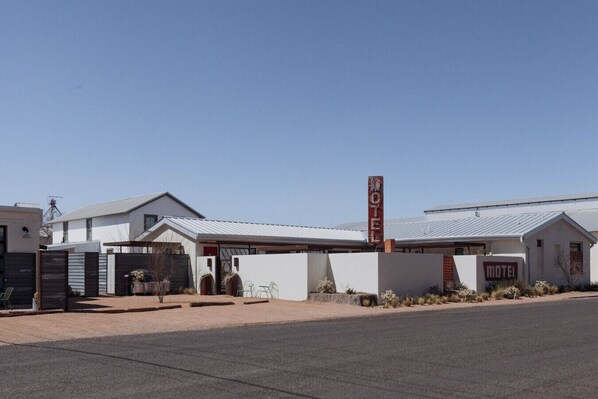 Get your kicks on Route 66... or just chill at our motel!
