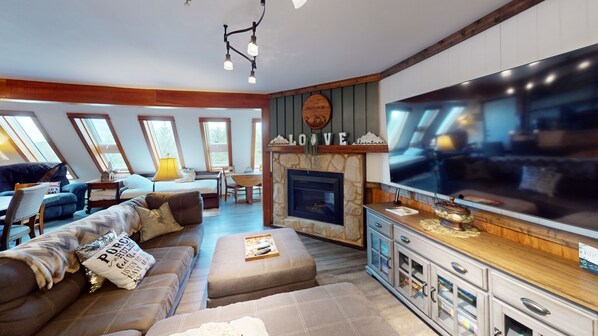 Furniture, Indoors, Living Room, Couch, Screen
