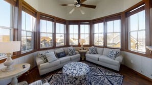 Window, Ceiling Fan, Home Decor, Couch, Furniture