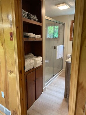 Lots of towels are provided including outdoor towels for hanging out lakeside.