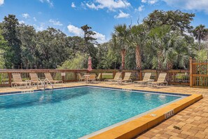 Forest Ridge Village | Community Pool | Tennis Courts | Fire Pit | Grills