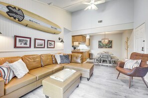 Living Room | Free WiFi | Smart TV