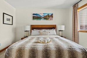 Bedroom 1-king size bed