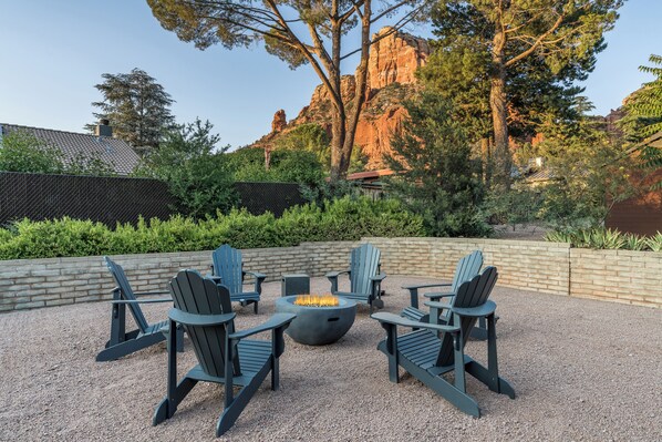 Welcome to Sedona Starlite by PORTER—your ultimate escape in the heart of Sedona!