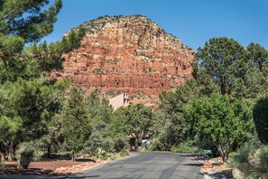 Prime Location: Near Sedona's top hiking trails, art galleries, and local eateries. Walk to the famous Mystic Trail in a safe, quiet neighborhood with dark sky enforcement for stunning star views.