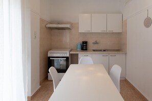 Equipped Kitchen!