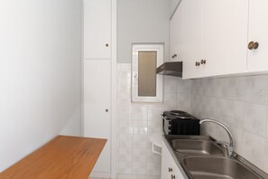 Kitchenette!