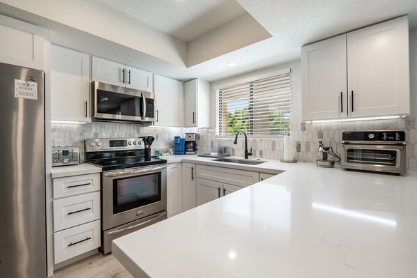 Fully equipped kitchen 
