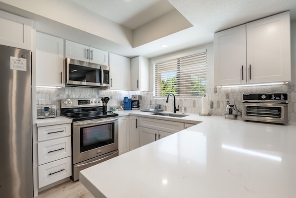 Fully equipped kitchen