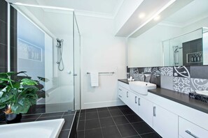 Main Bathroom - Shower, Bath + Toilet