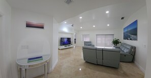 Living room (1)