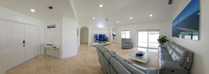 Living room (2)