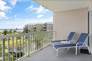 4,  St. Simons Grand 214 - This is the ulitmate beachside retreat