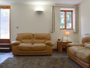Living room/dining room | The Granary - Donative Holiday Cottages, Warton, near Tamworth