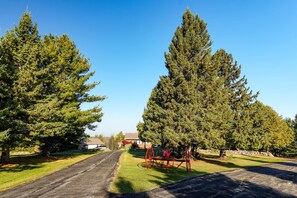 The scenic driveway leads you to the heart of Calabogie House.