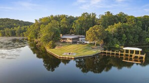 180 degree views of the water