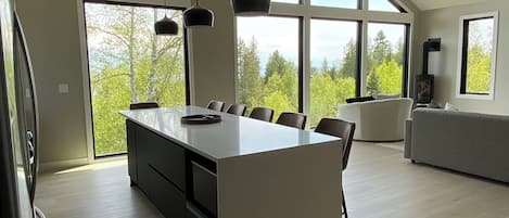 Floor to ceiling windows with views of Lake Superior.