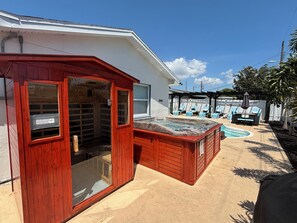 Outdoor spa tub