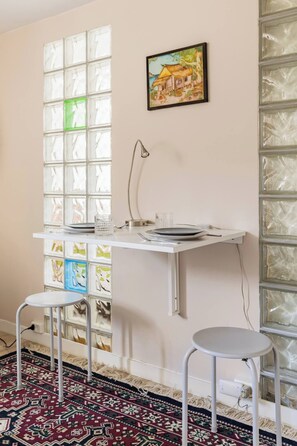 Dinning space, or work space.