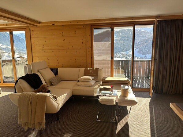 Mountain View Living